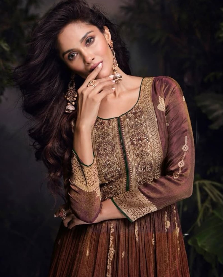5722 - WOVEN ART SILK JACQUARD LONG KURTA IN DARK BROWN 
